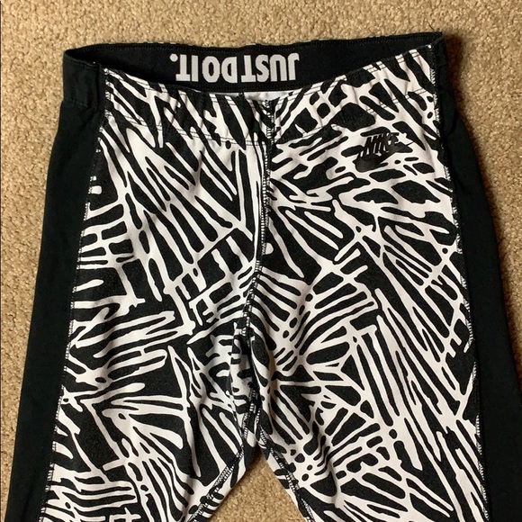 WOMENS NIKE “JUST DO IT” TIGHTS - Picture 2 of 4